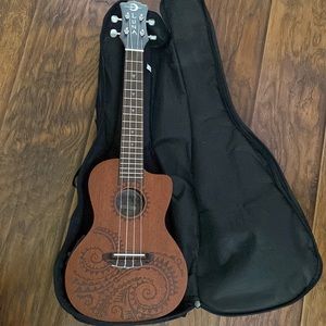 Brand new Luna Ukulele